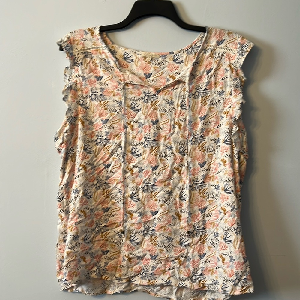 Beautiful Beach Themed Sleeveless Blouse